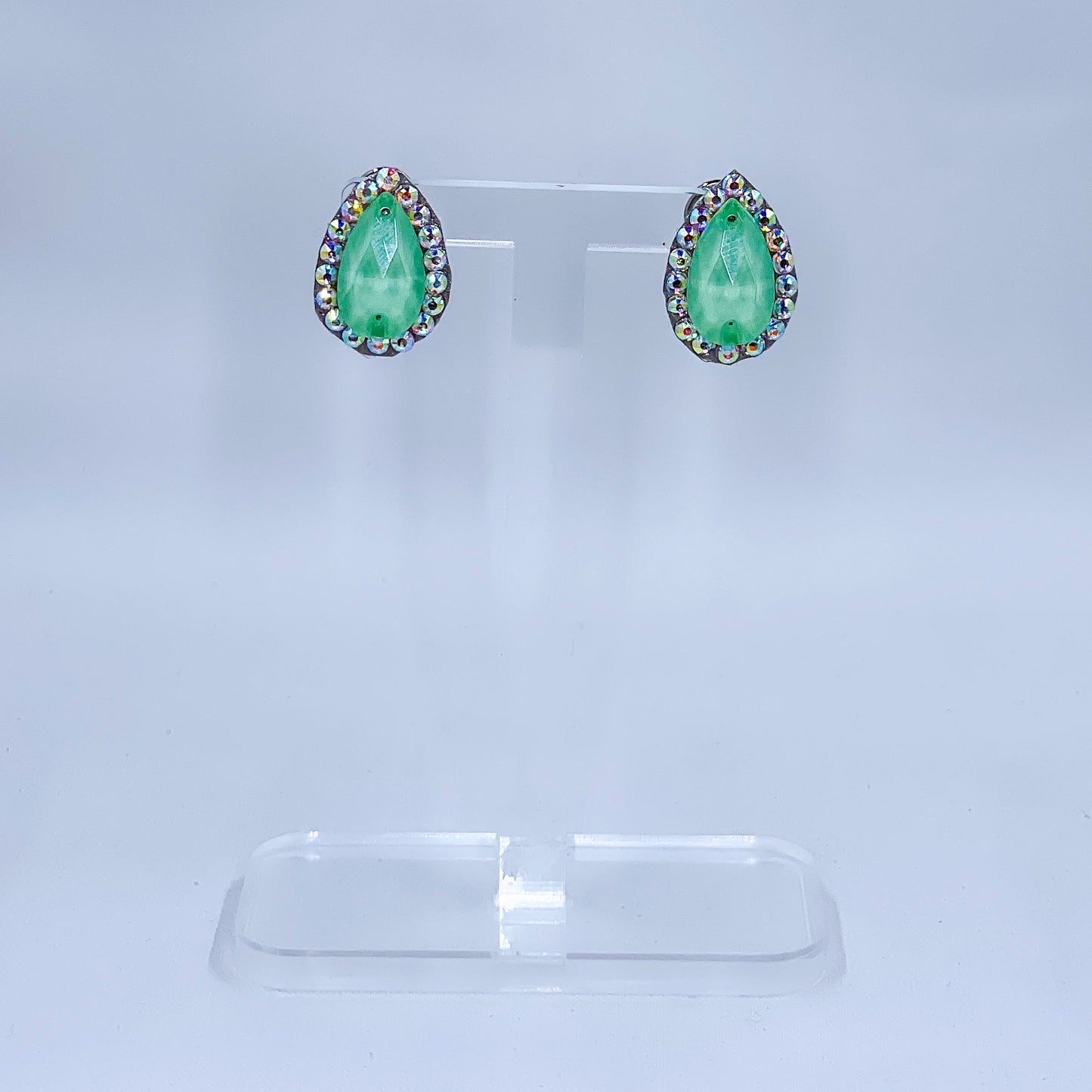 Anna earrings (Pastel Green)