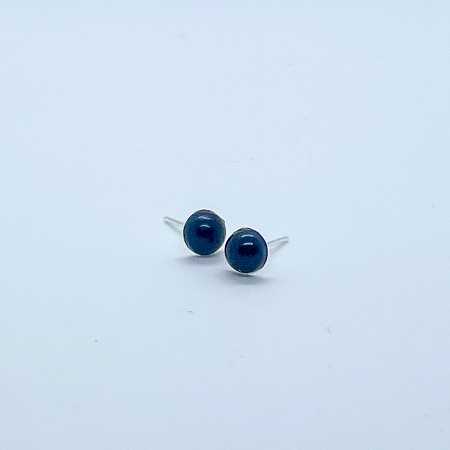 Lilith stud earrings (Black)