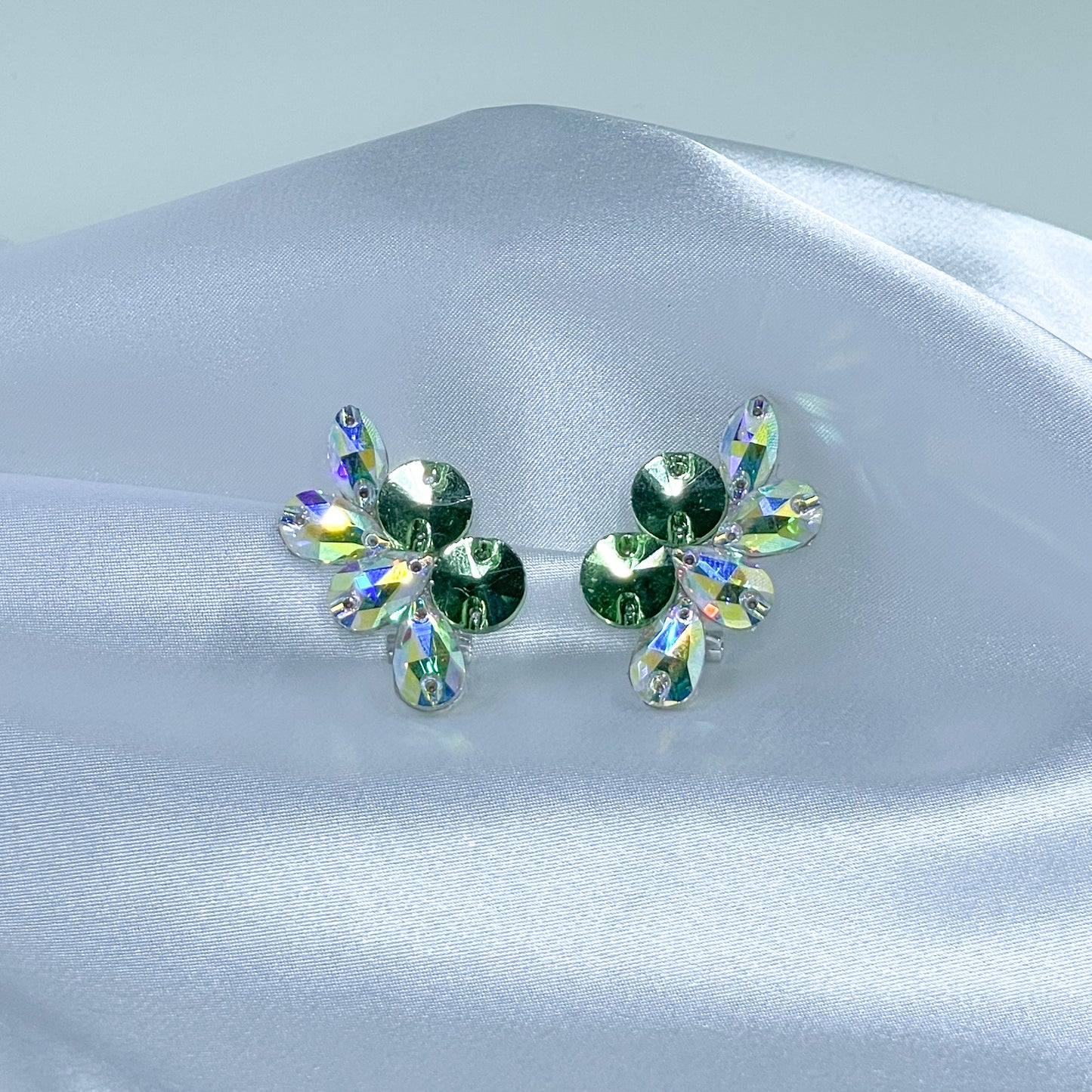 Henley earrings (Crystal AB/Peridot)